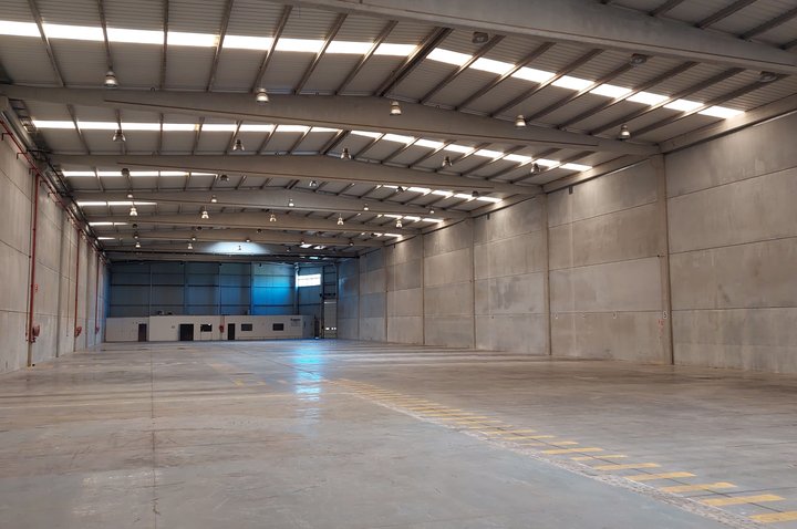 JLL e Savills concluem arrendamento de armazém na Grande Lisboa