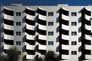 Casas estão mais caras e portugueses compram mais