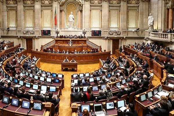 Parlamento discute o aproveitamento do património imobiliário público