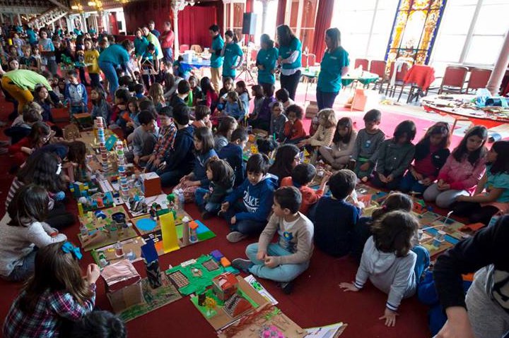 Crianças constroem “Casa do Futuro” na Semana da Reabilitação