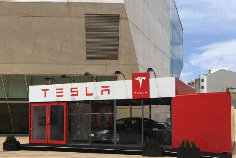 Tesla abre loja temporária no Porto