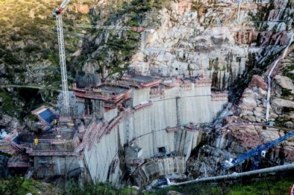 Coba assessora construção da barragem de Caculo Cabaça