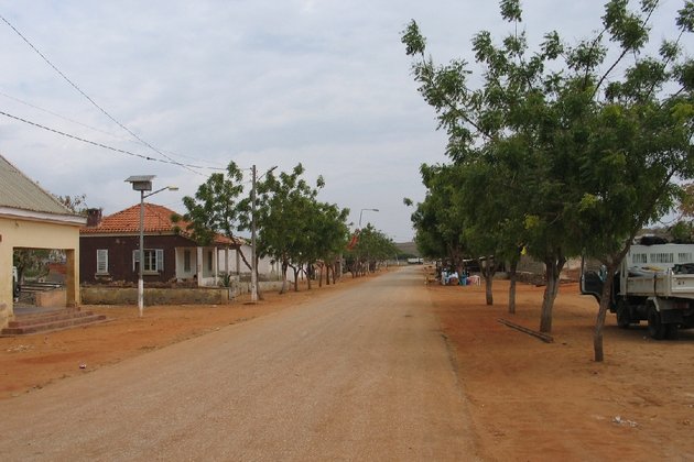 Dande entrega mais de 80 lotes de terreno