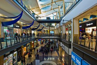 BLACKSTONE QUER ENCAIXAR ATÉ €900M COM VENDA DE 4 SHOPPINGS