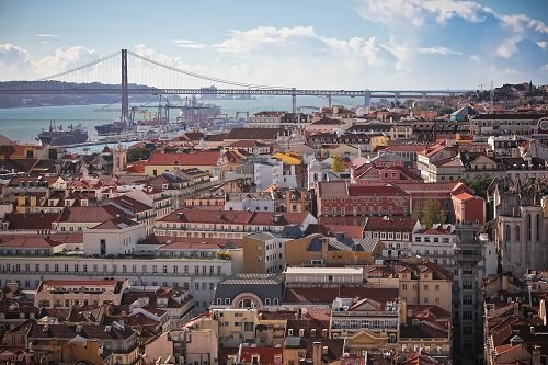 Estrangeiros investem mais 40% que os portugueses em habitação