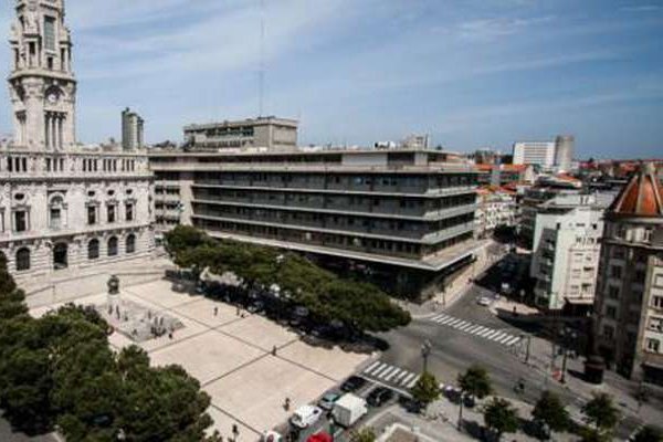 Câmara do Porto nega a venda do edifício ‘Palácio dos Correios’