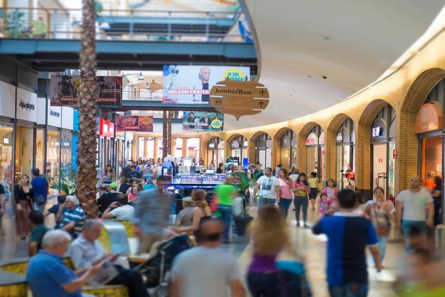 Merlin quer comprar Almada Forum à Blackstone