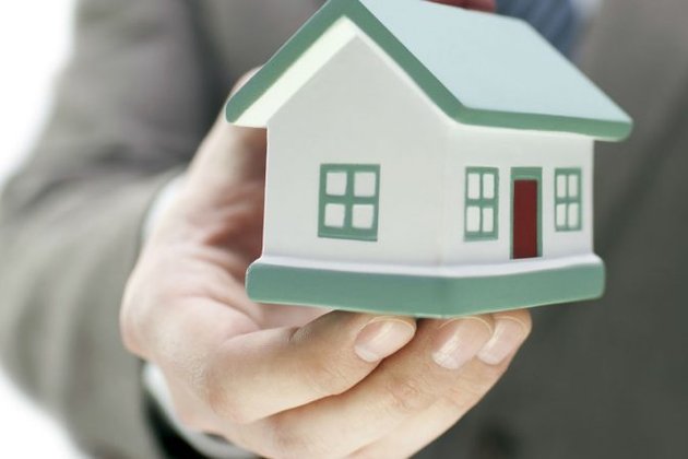 Governo propõe que contratos de 10 anos tenham IRS reduzido para metade