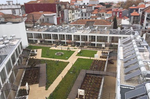 Selina arranca operação em Portugal no Porto