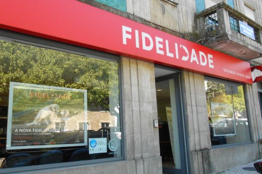 Apollo na corrida à compra de 277 imóveis da Fidelidade