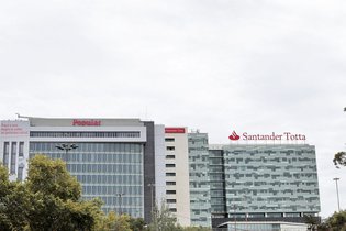 Apollo e Bain querem carteira de malparado do Santander em Portugal