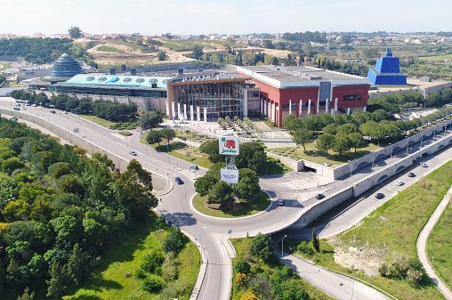 Merlin fecha compra do Almada Forum por €406,7M