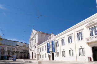 Fábrica da Nestlé convertida em residência sénior