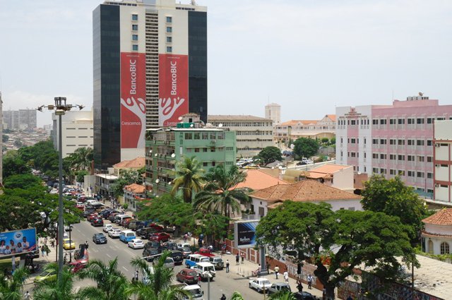Investimento no mercado imobiliário angolano reduziu-se em 90%