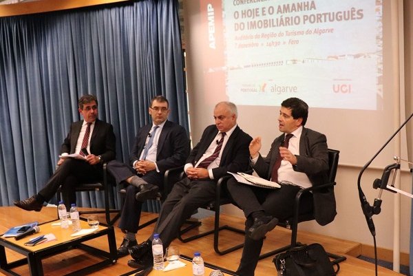 Imobiliário manterá rota de crescimento "com algumas dificuldades"