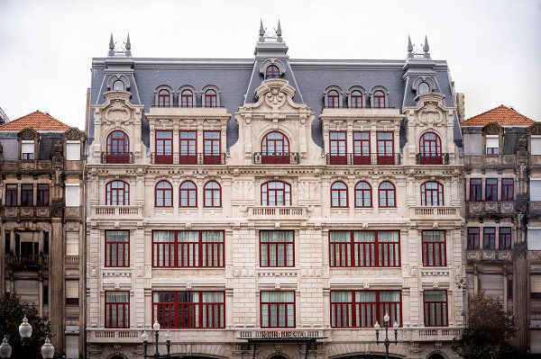 CBRE assessora Paris Inn Group na compra do Monumental Palace