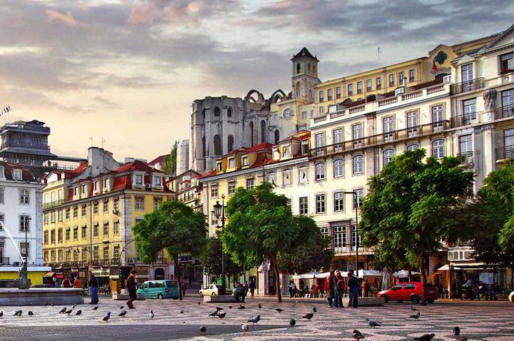 Lisboa começa a cobrar 2 euros de taxa turística