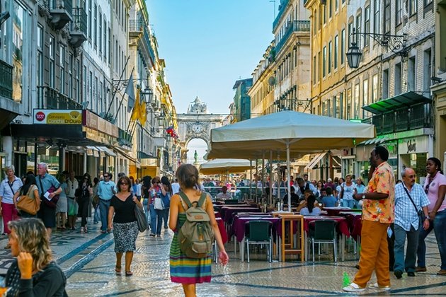 Retalho acelera 5,4% em janeiro