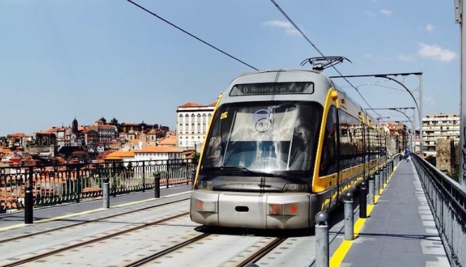11 empresas aptas a construir as novas linhas do Metro do Porto