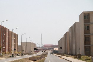 João Lourenço pede maior envolvimento dos privados na habitação