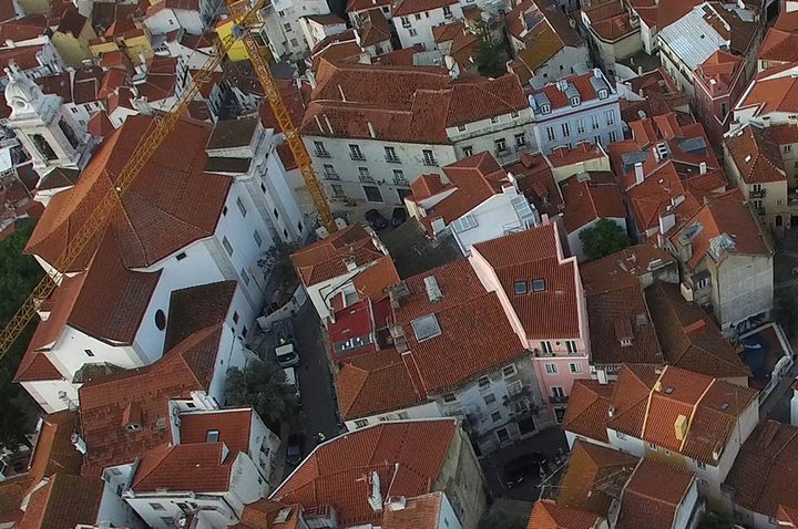Bruxelas volta a alertar para a subida de preços do imobiliário português