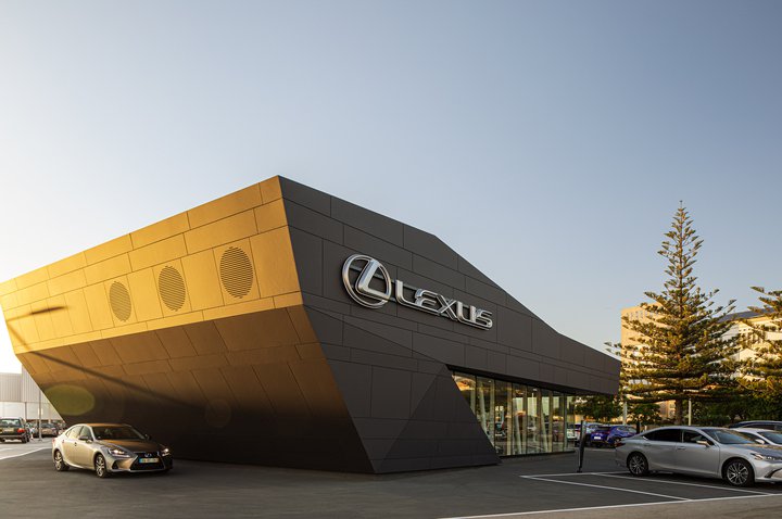 Equitone equipa espaço da Lexus em Faro