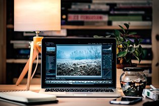 Colaboradores mais novos são os que mais querem voltar ao escritório