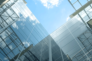 Investimento soma os €1.700M no 1º semestre, 94% fechado até março