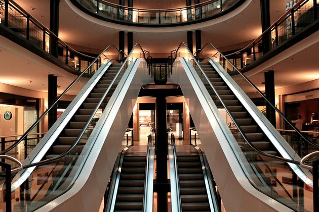 Vendas dos centros comerciais recuperam, com quebras de 19,7%