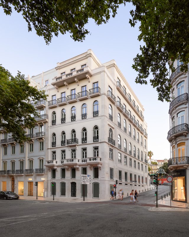 Dior inaugura primeira loja própria em Portugal no Edifício Alegria One -  Eastbanc
