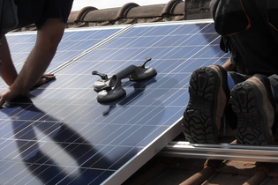 Otovo lança modelo inovador para sistemas de painéis solares e baterias