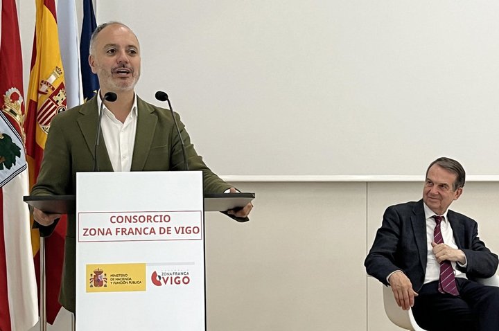 David Regades delegado do consórcio zona franca de Vigo, e Abel Caballero, Presidente da Câmara Municipal.