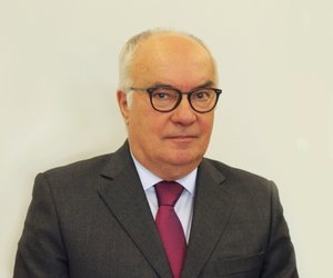 Victor Carneiro
