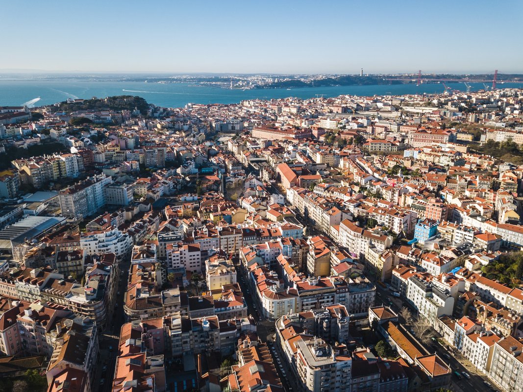 Aeroporto de Lisboa pode chegar aos 49M de passageiros antes do Montijo