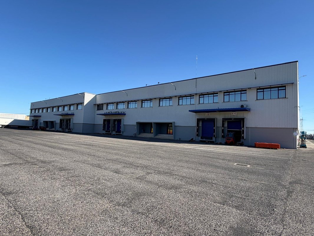 B. Prime representa Logicor no arrendamento de armazém à Urbanos