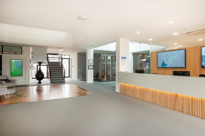 Vilamoura World tem novos escritórios com ambiente moderno e funcional