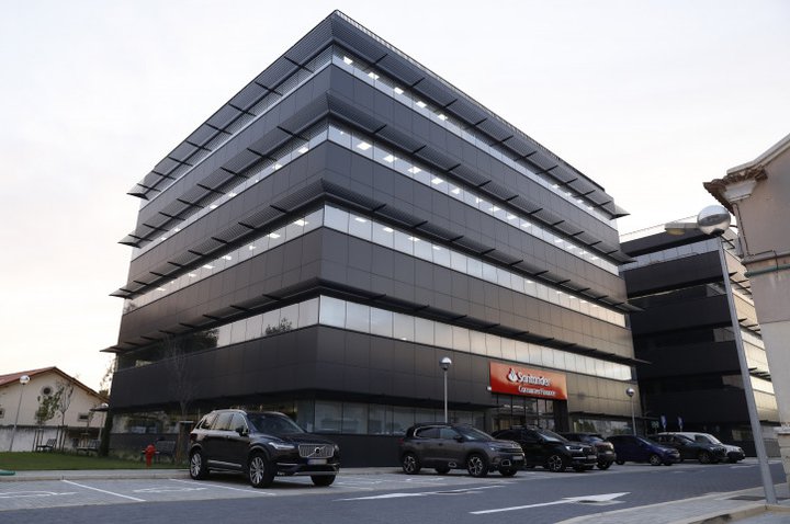 Santander Consumer tem nova sede em Carcavelos