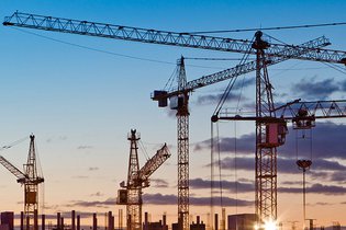 Contratos de obras públicas celebrados descem 49% em fevereiro