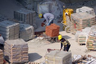 Produção na construção acelera para 4,1% em março