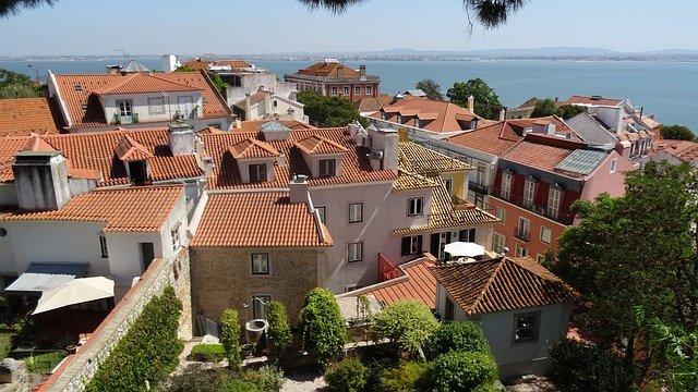 Preços das casas sobem 11,7% em Lisboa e 10,3% no Porto