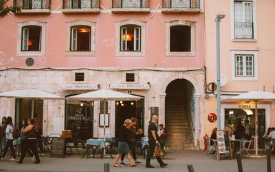 Vendas do retalho caem na Europa mas crescem em Portugal