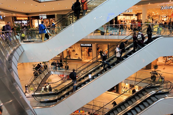 50% da faturação nos Centros Comerciais dá-se de sexta-feira a domingo
