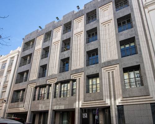 A HanseCom passa a ocupar 322,50 metros quadrados no piso 2º D do edifício.