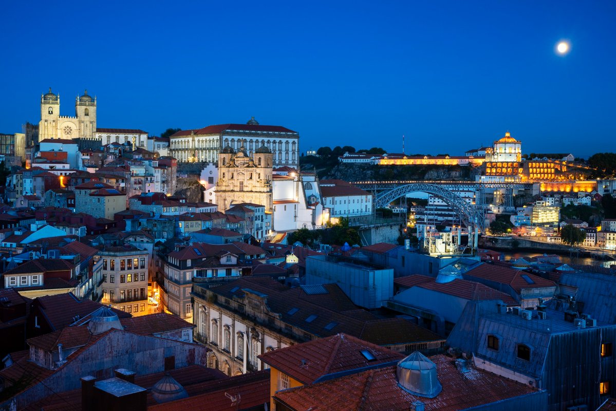 Investimento estrangeiro no Porto representa 50% das transações.